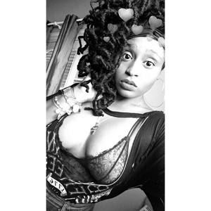 Meet your Posher, Monifa